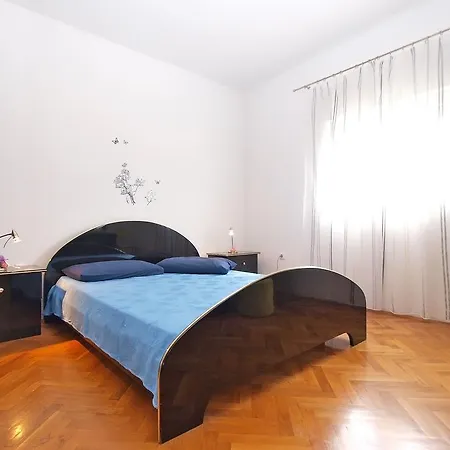 Radmila 1340 公寓 普拉